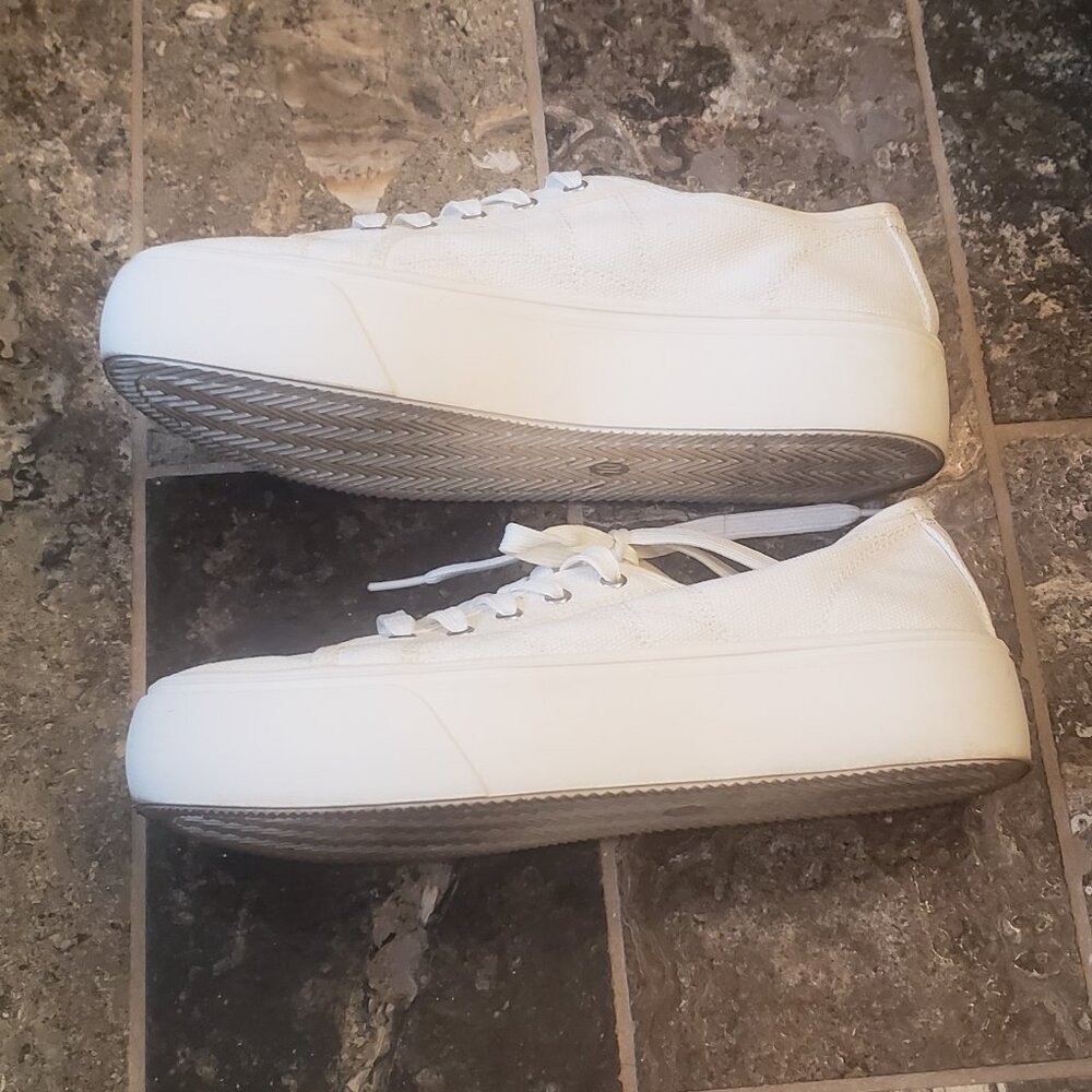 A New Day White Canvas Sneakers, Size 10 - Picture 3 of 8